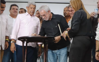 Waldenor acompanha Jerônimo no lançamento do Avança Chapada em Mucugê.