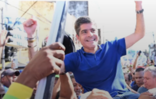 ACM Neto lança jingle de pré-campanha em parceria com O Poeta e Ruivinha