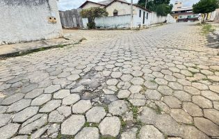 Vazamento de água há mais de 10 dias preocupa moradores em Livramento.