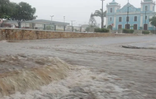 Brumado, Caetité, Guanambi, Livramento de Nossa Senhora e Macaúbas sob alerta de chuvas intensas