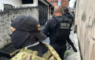 Forças Estaduais e Federais da Bahia e do Ceará capturam em Fortaleza líder de facção