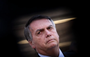 Moraes pede parecer da PGR sobre prisão domiciliar de Bolsonaro