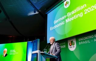 Lula fala em reciprocidade após expulsão de delegado dos EUA