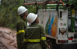 Lucro bilionário e serviço na mira: Coelba tem concessão renovada por mais 30 anos