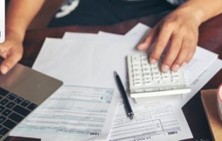 Receita Federal amplia monitoramento financeiro e uso de cartão por terceiros exige atenção