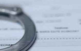 Homem é preso por descumprir medida protetiva e causar vandalismo durante madrugada em Brumado