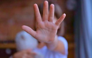 Polícia Militar prende jovem por estupro de vulnerável após adolescente de 12 anos ser hospitalizada em Malhada de Pedras