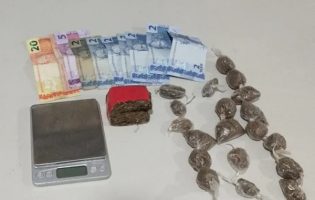 Feira da Mata: Homem tenta despistar a PM, mas acaba preso com 300g de maconha
