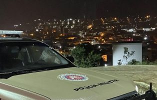 Polícia Militar captura homem com mandado em aberto e apreende drogas no bairro São Félix, em Brumado