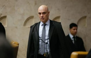 Moraes manda investigar Flávio Bolsonaro por suposta ofensa a Lula