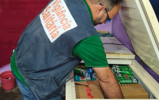Fiscalização apreende bebidas impróprias para consumo durante festa tradicional em Carinhanha