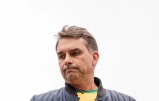 Documentos do caso Master detalham investigação contra Flávio Bolsonaro e relações de Vorcaro com autoridades