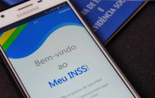 Aposentados podem pedir revisão do INSS e corrigir falhas no benefício; veja o prazo