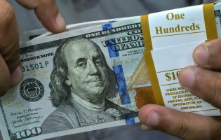 Petróleo dispara, dólar sobe a R$ 5,148 e Bolsa fecha em queda no Brasil