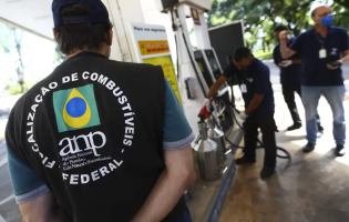 ANP intensifica fiscalização e já realizou mais de 3,3 mil ações contra preços abusivos de combustíveis