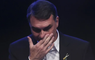 Flávio Bolsonaro pode perder mandato de senador após fuga para os EUA?