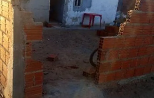 Jovem embriagado danifica muro de residência e é contido pela Polícia Militar em Guanambi