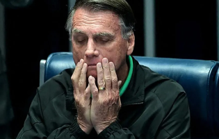 Bolsonaro pede autorização ao STF para deixar prisão domiciliar e ir ao dentista