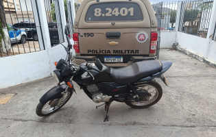 Moto roubada em Dom Basílio é encontrada escondida no mato em Brumado