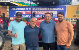 Livramento de Nossa Senhora recebe trator agrícola por meio de emenda parlamentar articulada pelo vereador Deca de Dionísio