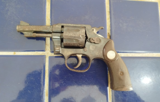 Homem é preso com revólver durante patrulhamento no bairro Irmã Dulce, em Brumado