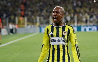Cria do Bahia, Anderson Talisca brilha na Champions e coloca o Fenerbahçe na próxima fase