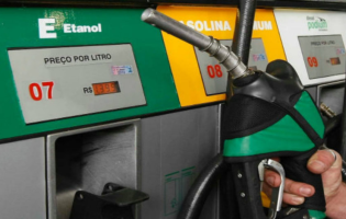 Aumento de etanol na gasolina divide opiniões sobre impacto em carros