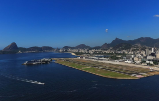 Avião derrapa no Santos Dumont e voos são cancelados