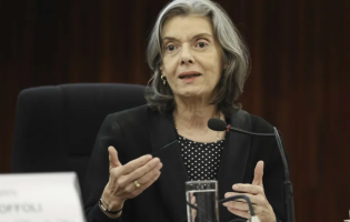 Cármen Lúcia vê erros tanto de Moraes quanto de Mendonça e vira peça-chave na disputa no STF