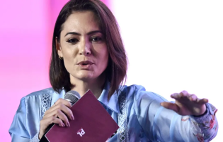 Michelle Bolsonaro chama Mendonça de ‘ungido do Senhor’ em meio a crise no STF