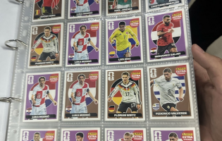Figurinhas muito raras da Copa são arrematadas em leilão e chamam a atenção de colecionadores