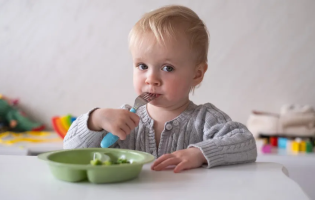 3 alimentos “tóxicos” que um cardiologista não daria aos filhos