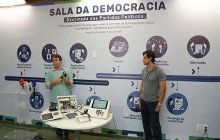 TRE-BA apresenta funcionamento da urna eletrônica durante semana de transparência eleitoral