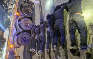 TRÁFICO INTERNACIONAL: Saiba de onde são os nove suspeitos presos com quase 1 tonelada de cocaína no Porto de Salvador