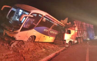 Tragédia na BR-135: mãe e filho de 5 anos morrem após grave acidente com ônibus que seguia da Bahia para São Paulo