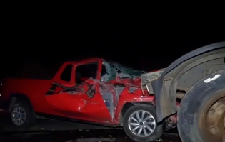 Tragédia na BA-148: colisão entre carro e carreta deixa dois mortos em Piatã