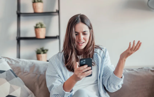 O que acontece quando não atualiza os apps do seu celular?